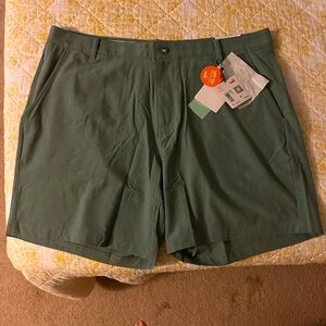 NWT PUMA MEN’S SHORTS SPF 50, SZ 40 khaki green